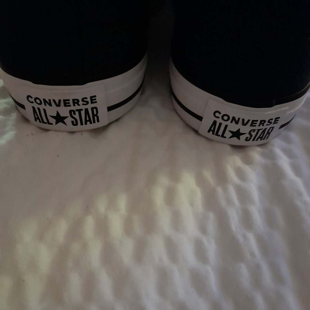 Mens size 8 sneakers - Picture 6 of 7